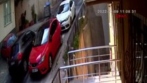 Maltepe'de içinde sürücüsü olmayan otomobil 35 metre kaydı