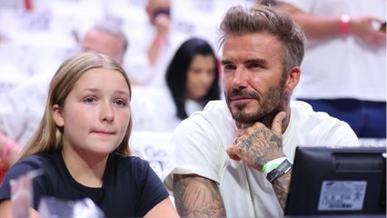 GALA VIDEO - PHOTO - Victoria Beckham, maman-gâteau : ce message à faire fondre le coeur pour sa fille Harper