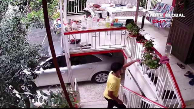 Balkonda uyurken önce ayakkabısı sonra da cep telefonu çalındı