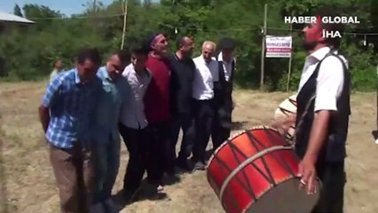 Köy düğününde sıra dışı pankart! Davetlilerden bakın ne rica ettiler