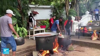 المحتجون لن يتوقفوا حتى يستقيل الرئيس ورئيس الوزراء