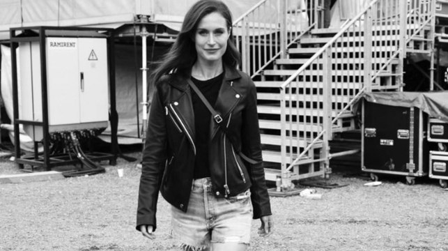 So cool feiert Finnlands Ministerpräsidentin Sanna Marin auf Rockfestival!