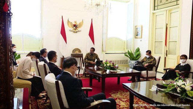 Presiden Jokowi Menerima Kunjungan Menlu RRT