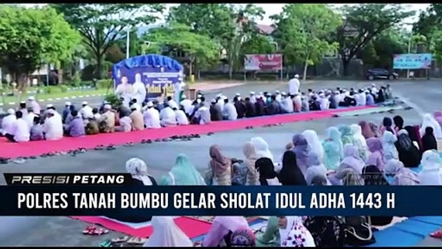 Polres Tanah Bumbu Gelar Sholat Idul Adha di Lapangan Depan Pendopo & Potong 17 Ekor Sapi dan 4 Ekor Kambing Kurban