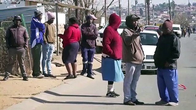 19 muertos en Sudáfrica en dos tiroteos en bares