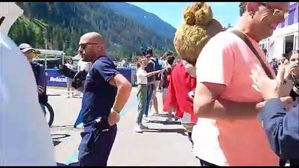 Fiorentina, l'atmosfera di Moena: tanti tifosi al villaggio viola