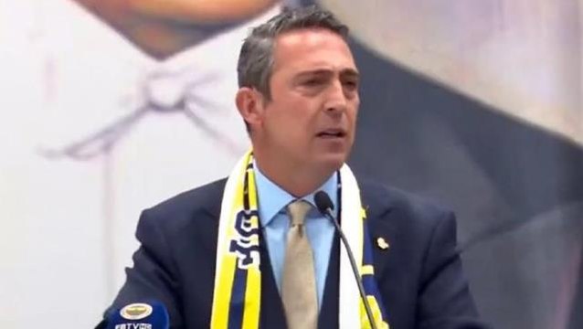 Kenetlenin diyen Ali Koç kürsüden Fenerbahçe taraftarına seslendi: Jorge Jesus'u istifa ettirdiler