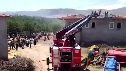 Çatı yangını söndürüldü