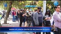 Masiva afluencia en el centro de vacunación de Quito