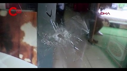 Esenyurt'ta kar maskeli saldırgan, restoranı kurşunladı