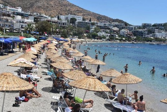 BODRUM'DA BAYRAMIN 3'ÜNCÜ GÜNÜNDE YERLİ VE YABANCI TURİST HAREKETLİLİĞİ