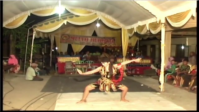 traditional remo dance from east java indonesia