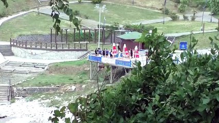 Boğuma tehlikesi geçiren kadın hastaneye kaldırıldı