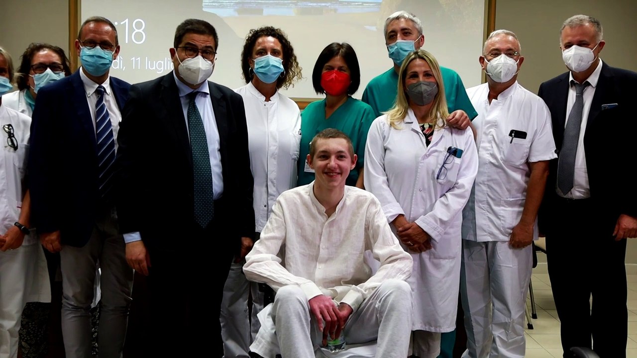 Dimesso giovane ustionato mentre fuggiva dall'Ucraina: il 'piccolo miracolo' dell'équipe italiana