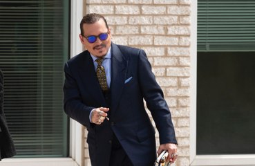 Johnny Depp attaque Amber Heard dans une nouvelle chanson