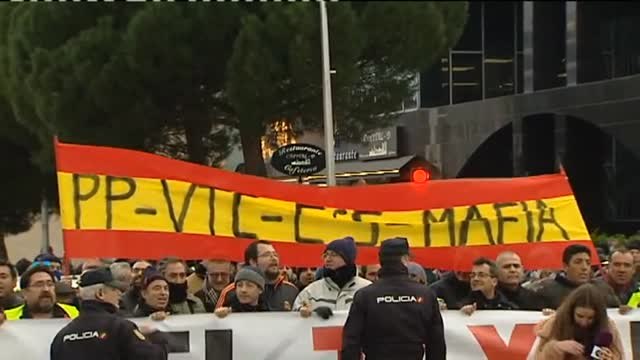 Los taxistas reafirman su crítica contra Uber