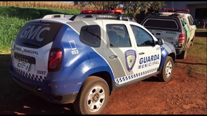 Caminhonete de Roberto Carlos Demichei, que morreu afogado em açude no sábado, é levada à DH