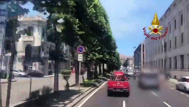 Messina, incendio nella zona nord della città