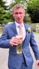 Les invités de ce mariage se filment au premier et au dernier verre... Pas beau à voir