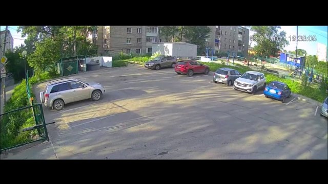 Un motard qui ne maitrise pas vraiment sa moto