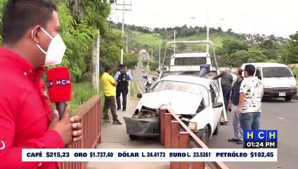Conductor herido tras impactar con baranda de hierro en el Anillo Periférico