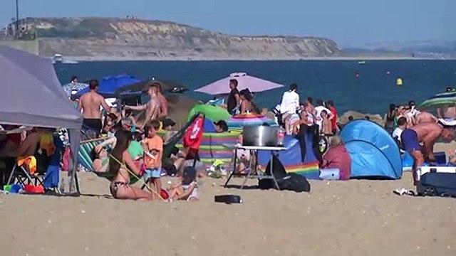 Health alerts issued as UK hit with heatwave