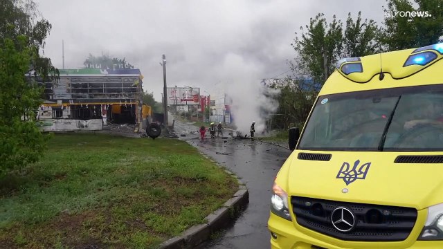Ucraina: Kharkiv sotto le bombe. Le prime navi straniere arrivano nei porti per trasportare il grano