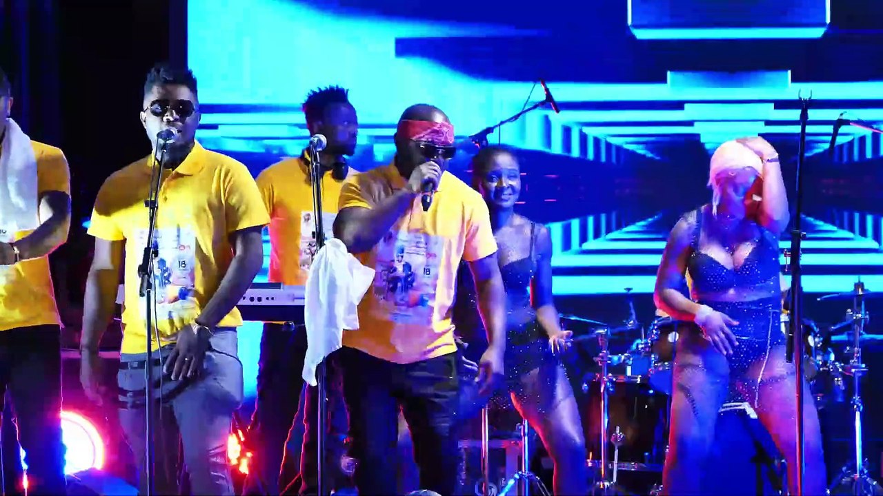 SOIREE DE GALA CRIES OF CHIELDREN A NANTERRE AVEC PETIT PAYS OLIVIER DECLOVIS SADIO BEE