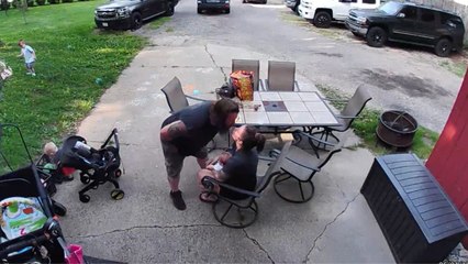 Husband Drives Home After 10 Minutes To Give Wife Goodbye Kiss | Happily TV