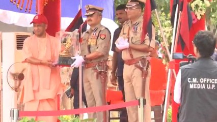 Lucknow: PAC जवानों की पासिंग आउट परेड में CM Yogi हुए शामिल, जवानों को संबोधित भी किया..