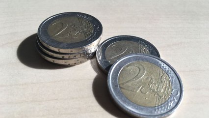 Cette arnaque à la pièce de 2 euros peut vous coûter votre montre