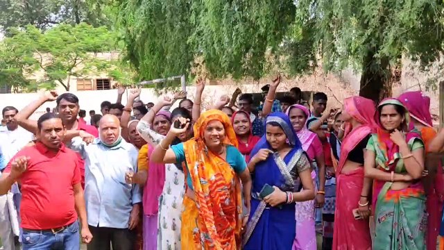 1100 स्टूडेंट्स के स्कूल को अंग्रेजी माध्यम बनाया, 8वीं तक 531 स्टूडेंट्स, एडमिशन सिर्फ 251 को, कहां जाएंगे शेष स्टूडेंट्स ?
