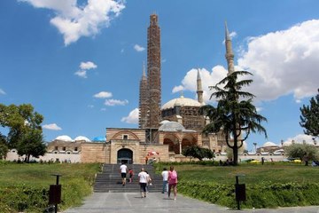 EDİRNE'DE 'BAYRAM' BEREKETİ; CİĞERCİLERDE KUYRUK OLUŞTU