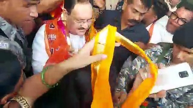 VIDEO : माउंट आबू से पहले उदयपुर एयरपोर्ट पर यूं हुआ जेपी नड्डा का ज़ोरदार स्वागत