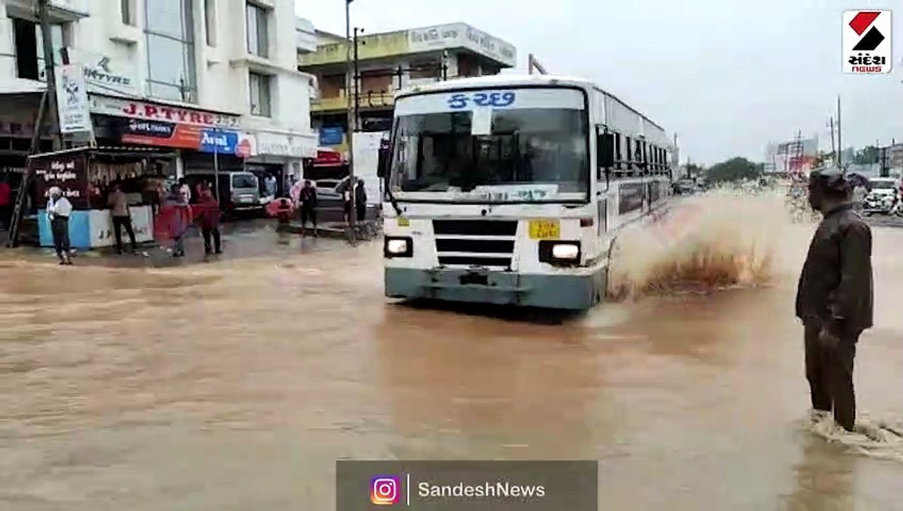 કચ્છમાં બારે મેઘ ખાંગા : વહેલી સવારથી ધોધમાર વરસાદ