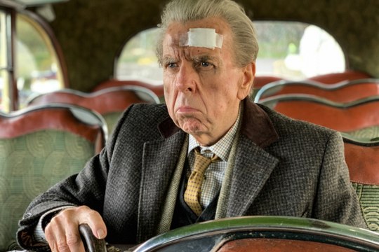 Der Engländer, der in den Bus stieg und bis ans Ende der Welt fuhr Trailer Deutsch German (2022)