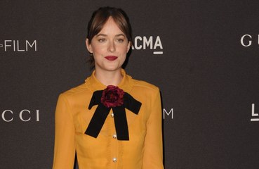 Dakota Johnson explique qu' elle a refusé d'aller à l'université malgré l'insistence de son père