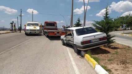 Son dakika haber | 2 otomobilin karıştığı kazada 4'ü çocuk 9 kişi yaralandı