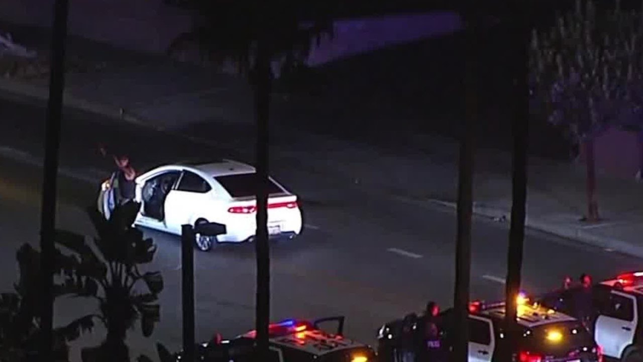 LA police arrest man, rescue child after carjacking, chase