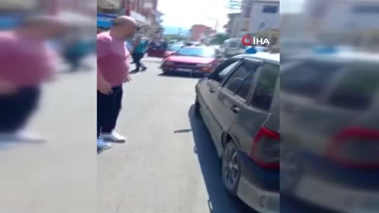 Son dakika haber | Paniği faciaya yol açtı, aracıyla kahvehaneye daldı: 7 yaralı