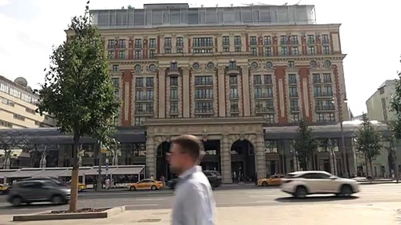 فندق ريتز-كارلتون في موسكو يغير اسمه وشعاره