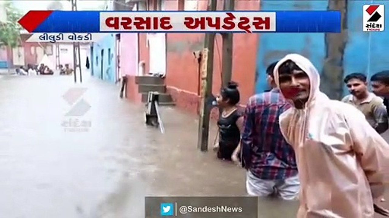 રાજકોટમાં મેઘરાજાનું રૌદ્ર સ્વરૂપ, ઠેર-ઠેર જળબં...