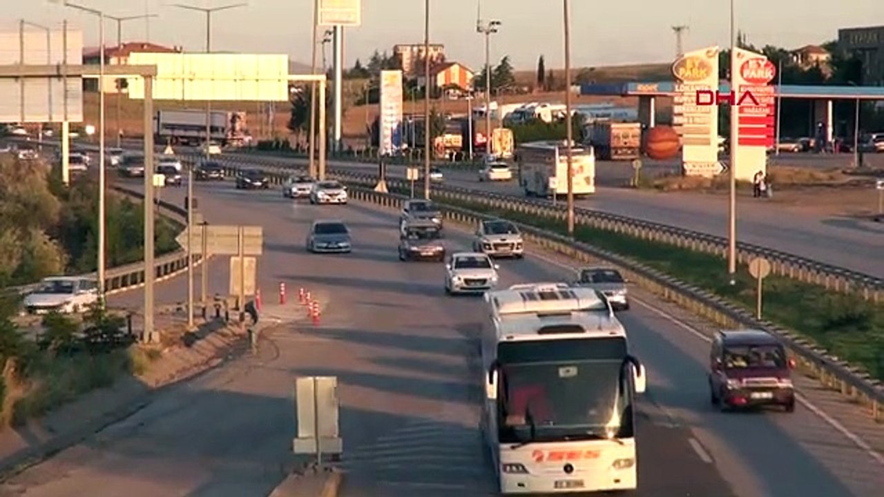 KİLİT KAVŞAK KIRIKKALE'DE, BAYRAM DÖNÜŞÜ TRAFİĞİ BAŞLADI