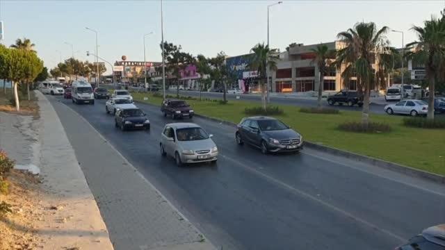 Bayramın son gününde Kuşadası'nda dönüş hareketliliği