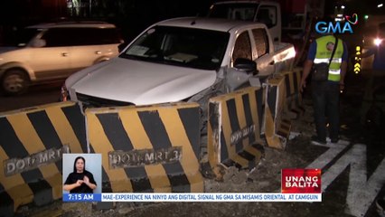 Pickup, nayupi at natanggalan ng gulong matapos sumalpok sa concrete barriers | UB