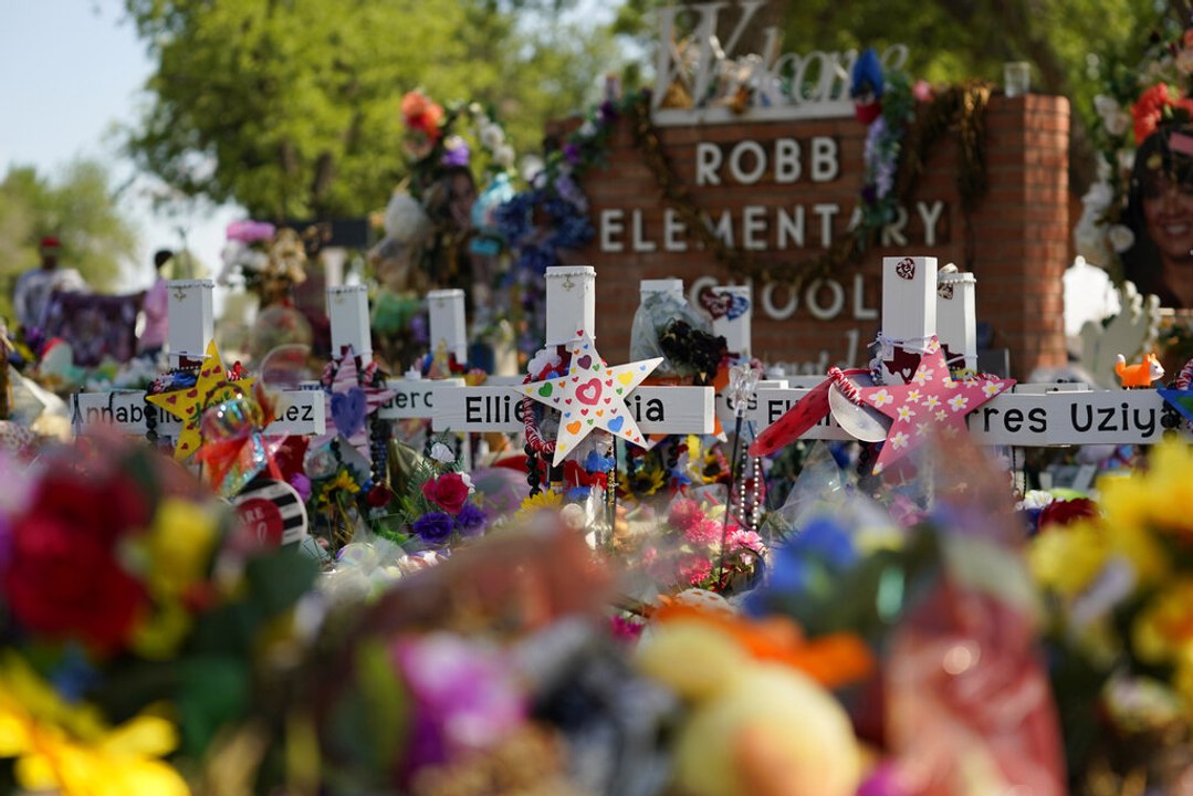 Uvalde community calls for more financial support