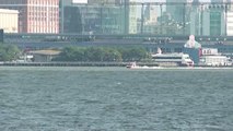 New York'ta 12 kişinin bulunduğu tekne Hudson Nehri'nde alabora oldu