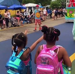 セサミストリートのパレードで人種差別