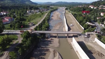 Selde zarar gören köprü yıkılıyor