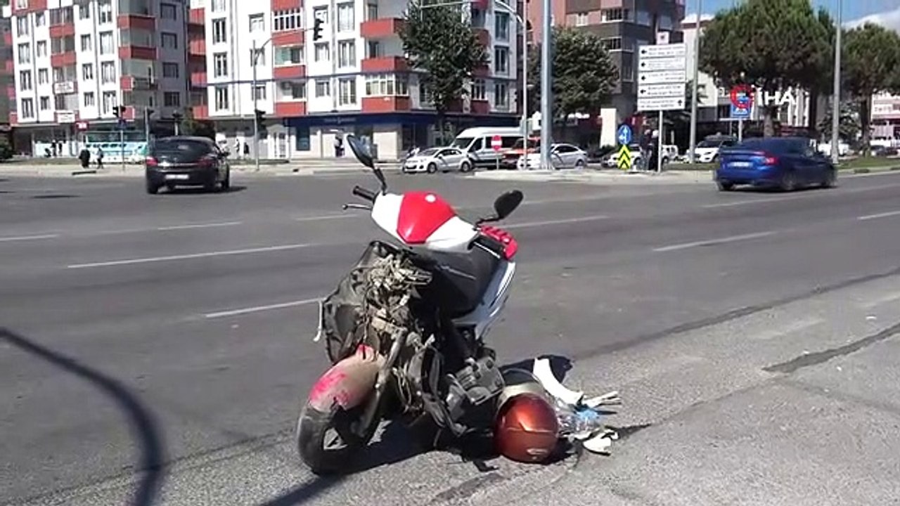 Son dakika haberleri! Otomobil ile motosiklet çarpıştı: 2 yaralı